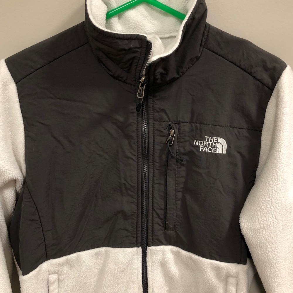 Women Size M North Face Jacket zipper